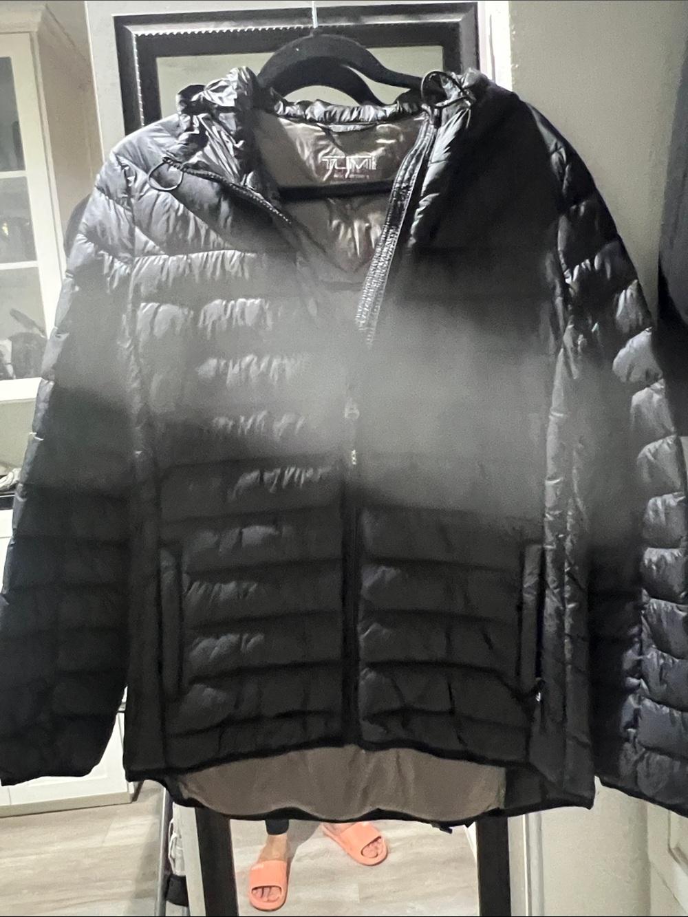 Tumi Men’s Black Quilted Hooded Puffer Jacket, size L, like new